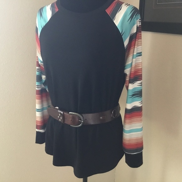 Black shirt with Aztec print long sleeves - Picture 11 of 11